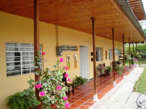 Отель Finca San Juan de las Araucarias Ranch  Санта Роса Де Кабаль